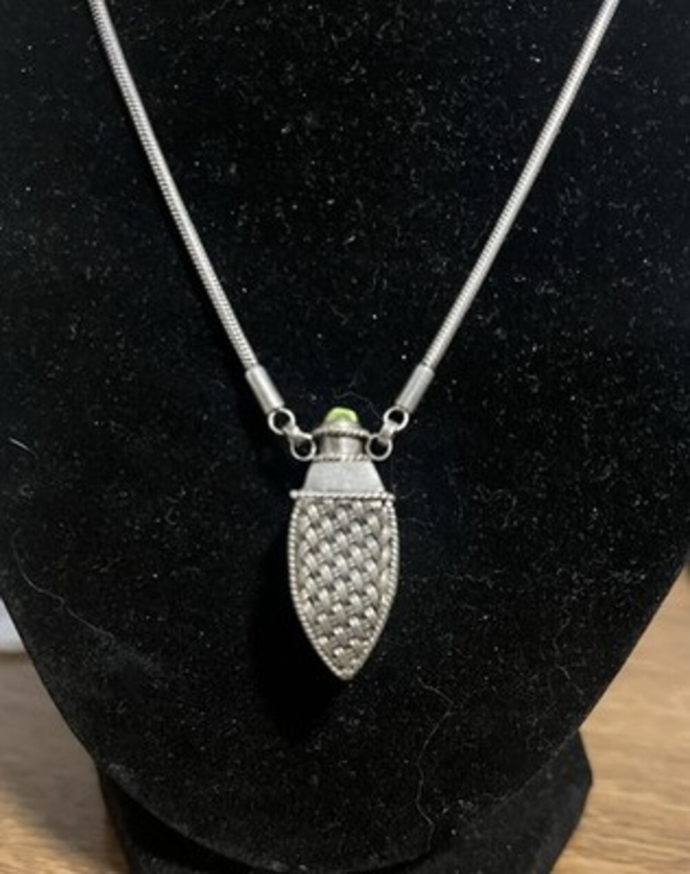 Geoart Sterling Silver Peridot Pendant. Stamped 925.  18 Inches
